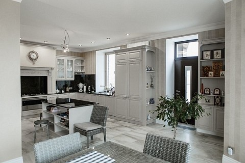 «Замку» у озера ищут покупателя в Нижегородской области «Замку» у озера ищут покупателя в Нижегородской области