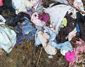 Лесная свалка детских вещей возмутила нижегородцев