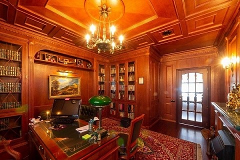 «Итальянскую» квартиру продают в центре Нижнего Новгорода «Итальянскую» квартиру продают в центре Нижнего Новгорода