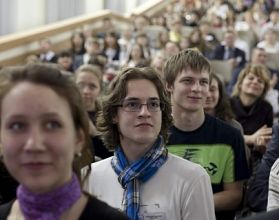 Нижегородцы выступят в 1/4 премьер-лиги КВН на Первом канале Нижегородцы выступят в 1/4 премьер-лиги КВН на Первом канале