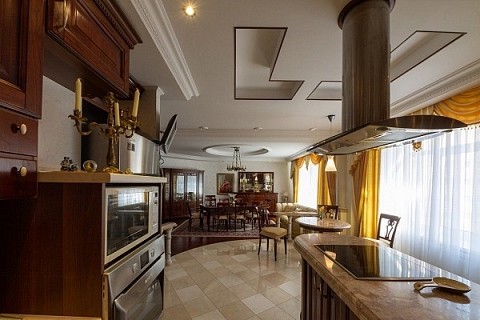 «Итальянскую» квартиру продают в центре Нижнего Новгорода «Итальянскую» квартиру продают в центре Нижнего Новгорода