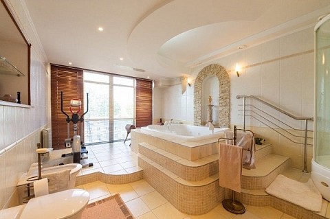 «Итальянскую» квартиру продают в центре Нижнего Новгорода «Итальянскую» квартиру продают в центре Нижнего Новгорода