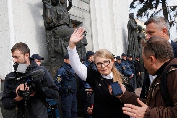 Юлию Тимошенко подключили к аппарату ИВЛ — у нее коронавирус Юлию Тимошенко подключили к аппарату ИВЛ — у нее коронавирус