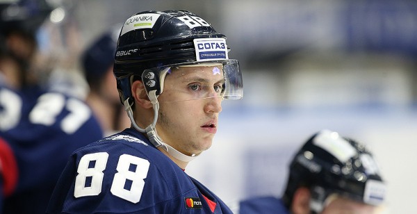 Дамир Жафяров продлил контракт с "Торпедо" Дамир Жафяров продлил контракт с "Торпедо"