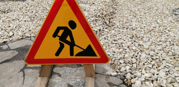 На участке дороги по ул. Машинной будет временно прекращено движение транспорта 