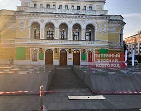 «Бетонные яичницы» на Театральной площади в Нижнем оказались декорациями для киносъемок «Бетонные яичницы» на Театральной площади в Нижнем оказались декорациями для киносъемок