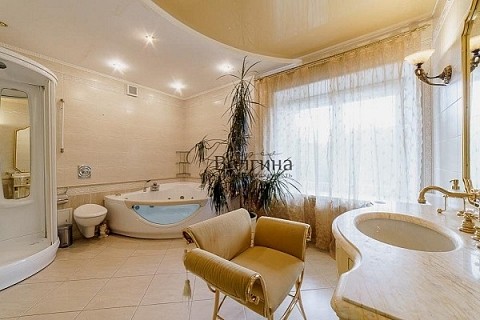 Нижегородцы продают элитную двухуровневую квартиру