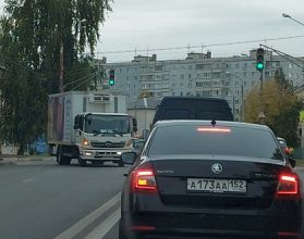 Водители просят установить «стрелку» для поворота на дублер улицы Циолковского