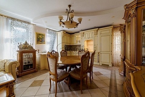 Нижегородцы продают элитную двухуровневую квартиру