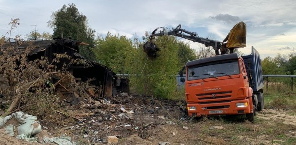 В Ленинском районе по просьбам жителей снесут 200 заброшенных сараев