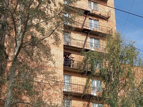 Пожар произошел в общежитии НГЛУ на Большой Печерской