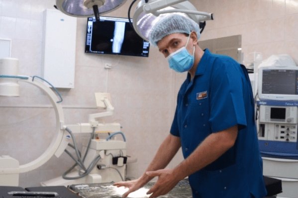 «Что мы видим, когда пациент закрывает глаза»: ректор ПИМУ провёл видеоэкскурсию по операционной «Что мы видим, когда пациент закрывает глаза»: ректор ПИМУ провёл видеоэкскурсию по операционной