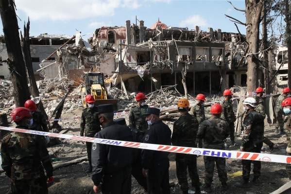 Вновь договорились прекратить огонь: Армения и Азербайджан объявили о перемирии в Нагорном Карабахе Вновь договорились прекратить огонь: Армения и Азербайджан объявили о перемирии в Нагорном Карабахе