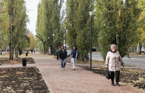 Юрий Шалабаев проверил после благоустройства сквер по проспекту Кораблестроителей