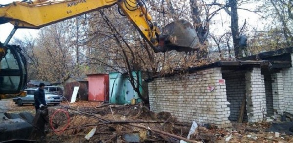 В Московском районе снесли незаконные постройки В Московском районе снесли незаконные постройки