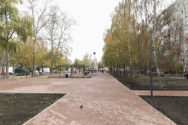 Юрий Шалабаев проверил после благоустройства сквер по проспекту Кораблестроителей