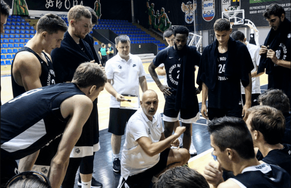 "Нижний Новгород" готовится к первому домашнему матчу за полгода