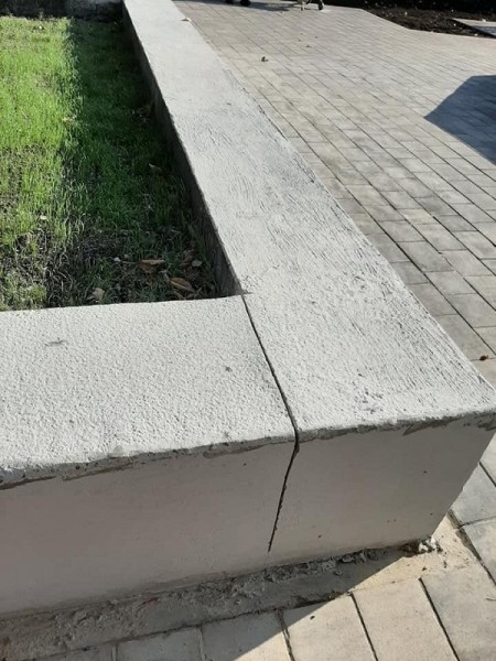 Нижегородцы пожаловались кривые &laquo;клумбы-гробы&raquo; Звездинского сквера