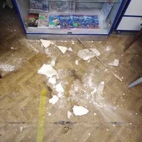 Потолок столетнего здания почты рухнул на Бору Потолок столетнего здания почты рухнул на Бору
