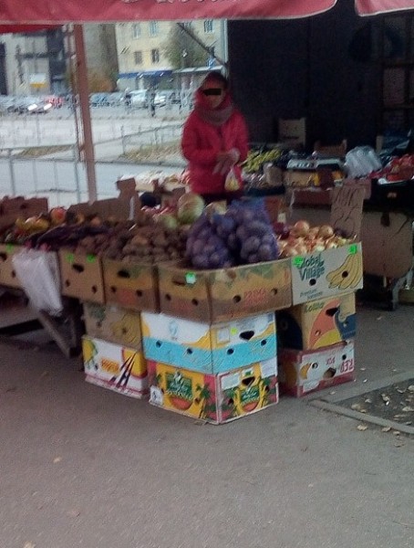 Нижегородцы пожаловались на незаконную торговлю у станции метро