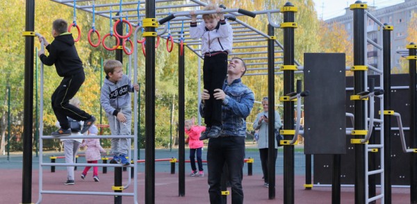 Первая воркаут-площадка появилась в Верхних Печерах по нацпроекту «Жильё и городская среда»