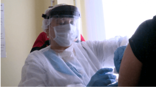 Глава Минздрава назвал сроки начала вакцинации россиян от COVID-19