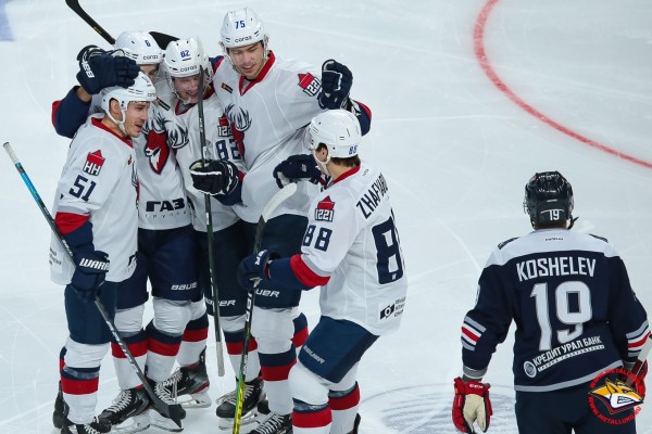 Анонс хоккейного вечера: "Торпедо" - "Металлург" Анонс хоккейного вечера: "Торпедо" - "Металлург"