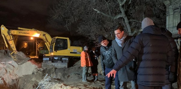 Аварийные бригады в ночь на 10 ноября оперативно устранили аварию на коллекторе большого диаметра на ул. Зеленодольская в Нижнем Новгороде