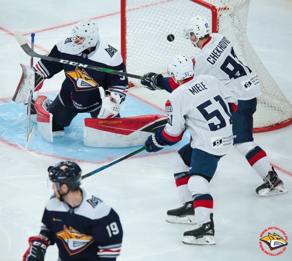 Анонс хоккейного вечера: "Торпедо" - "Металлург" Анонс хоккейного вечера: "Торпедо" - "Металлург"