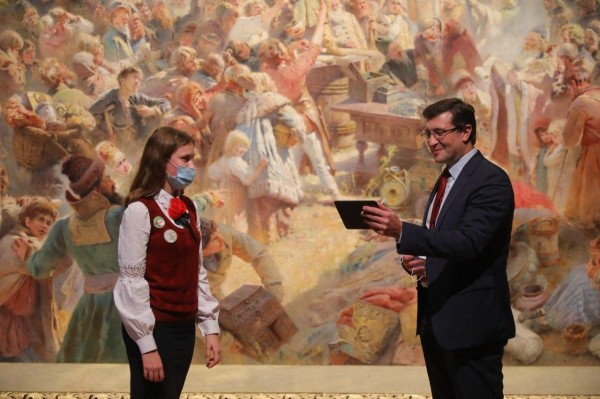 Глеб Никитин вручил 11 нижегородцам дипломы «Знатоков Нижнего Новгорода» 