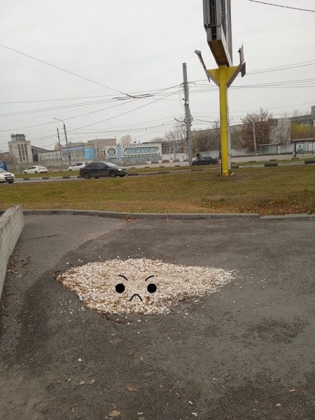 Многочисленные провалы появились у станции метро «Автозаводская» Многочисленные провалы появились у станции метро «Автозаводская»