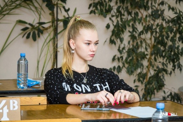 Итоговое сочинение в 11-х классах перенесли на четыре месяца из-за коронавируса Итоговое сочинение в 11-х классах перенесли на четыре месяца из-за коронавируса