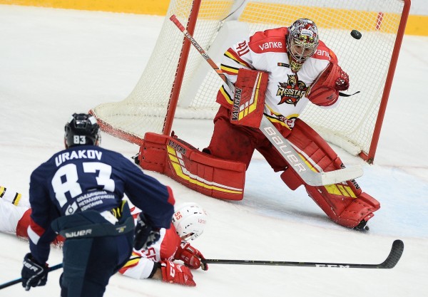 Анонс хоккейного вечера: "Торпедо" - "Куньлунь Ред Стар" Анонс хоккейного вечера: "Торпедо" - "Куньлунь Ред Стар"