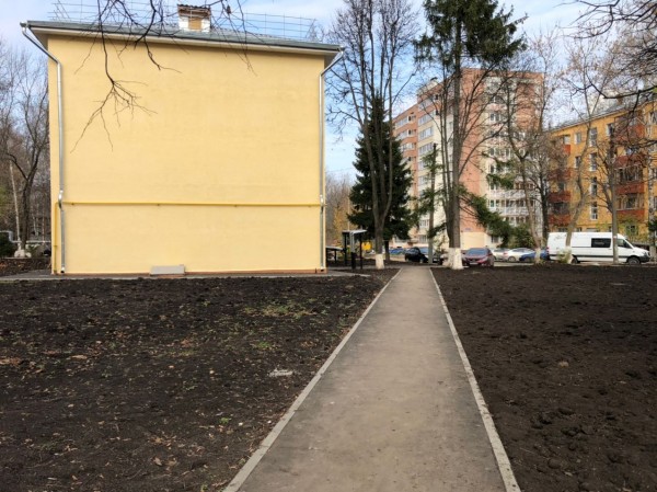 Сергей Колотов: Благоустройство дворовых территорий в границах улиц Бекетова, Горловская, Сибирцева, Моховая выполнено на 90%