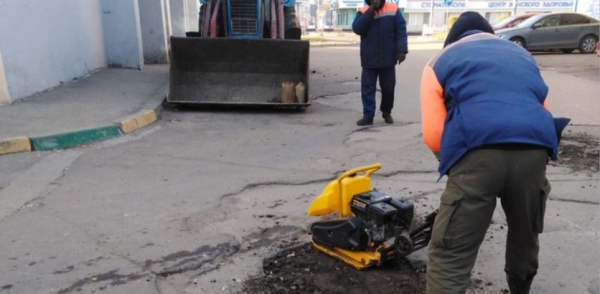 В Московском районе Нижнего Новгорода продолжаются работы по устранению выявленных дефектов дорог и проездов В Московском районе Нижнего Новгорода продолжаются работы по устранению выявленных дефектов дорог и проездов