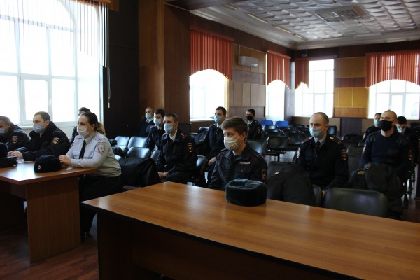 Лучших по профессии участковых уполномоченных полиции наградили ценными подарками