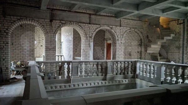 Особняк-замок выставлен на продажу за 15 млн рублей в Кстовском районе Особняк-замок выставлен на продажу за 15 млн рублей в Кстовском районе