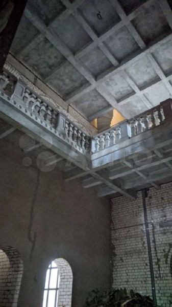 Особняк-замок выставлен на продажу за 15 млн рублей в Кстовском районе Особняк-замок выставлен на продажу за 15 млн рублей в Кстовском районе