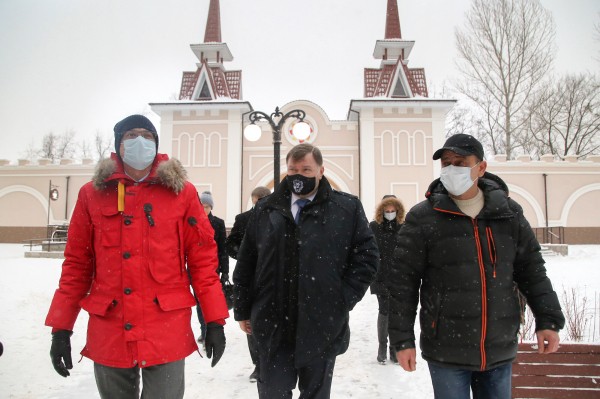 Юрий Шалабаев проверил, как к Новому году украшают Канавинский район