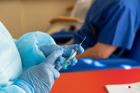 Прививающимся от коронавируса все-таки разрешили алкоголь Прививающимся от коронавируса все-таки разрешили алкоголь