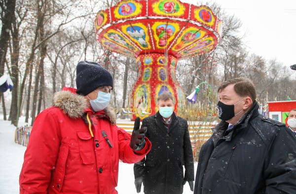 Юрий Шалабаев проверил, как к Новому году украшают Канавинский район