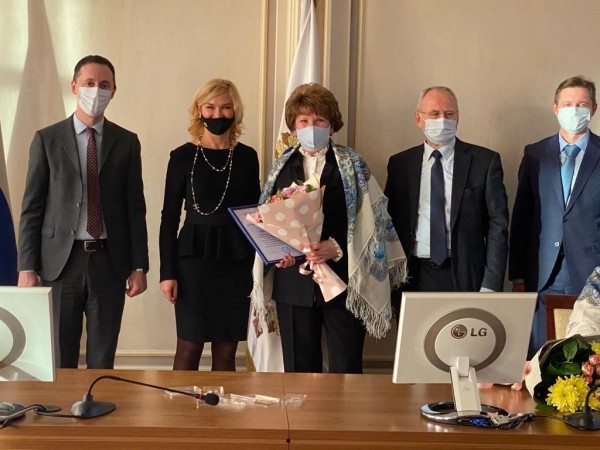 Давид Мелик-Гусейнов вручил награды активисткам Нижегородского совета женщин 