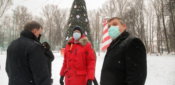 Юрий Шалабаев проверил, как к Новому году украшают Канавинский район