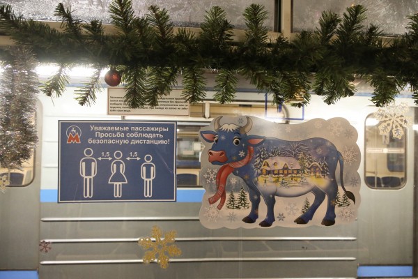 Первый новогодний поезд метро в Нижнем Новгороде вышел в рейс