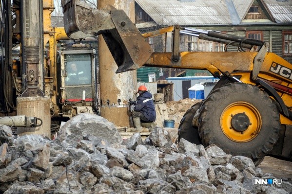 В Балахне началось строительство временного моста вместо аварийного В Балахне началось строительство временного моста вместо аварийного