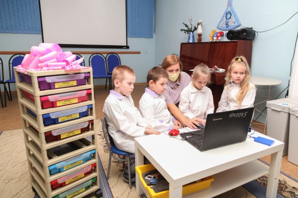 Цифровую лабораторию для занятий по экологии приобрел детский сад № 24 на средства Премии Нижнего Новгорода Цифровую лабораторию для занятий по экологии приобрел детский сад № 24 на средства Премии Нижнего Новгорода