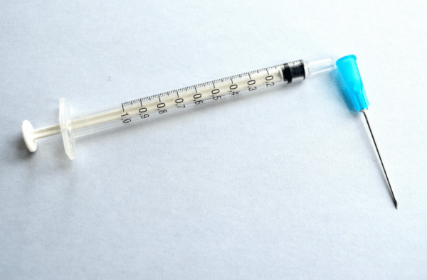 Более 4,5 тысяч медработников Нижегородской области не будут привиты от коронавируса