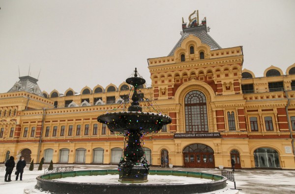 Юрий Шалабаев проверил, как к Новому году украшают Канавинский район