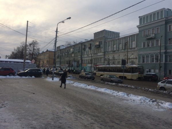 Трамваи встали на улице Чкалова в Нижнем Новгороде из-за ДТП