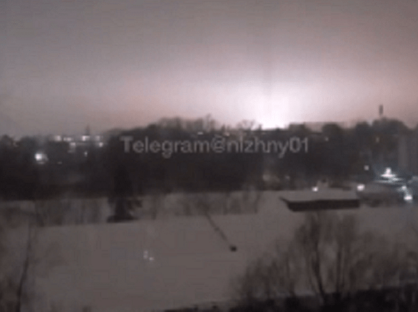Жители заметили необычные вспышки в небе над Нижним Новгородом